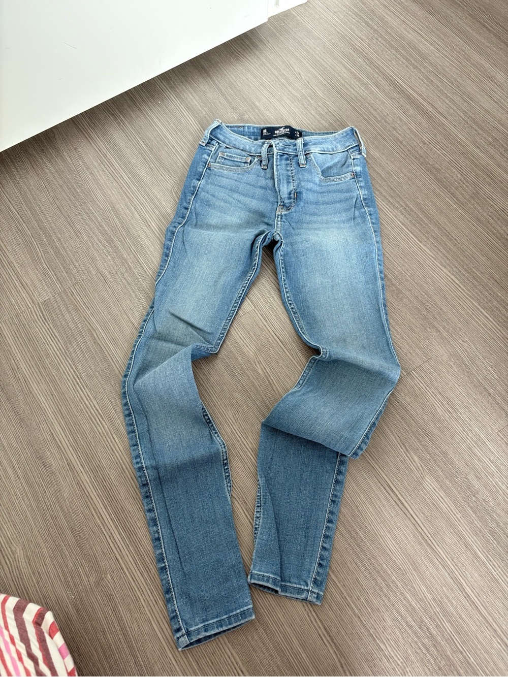 Hollister mid rise skinny jeans